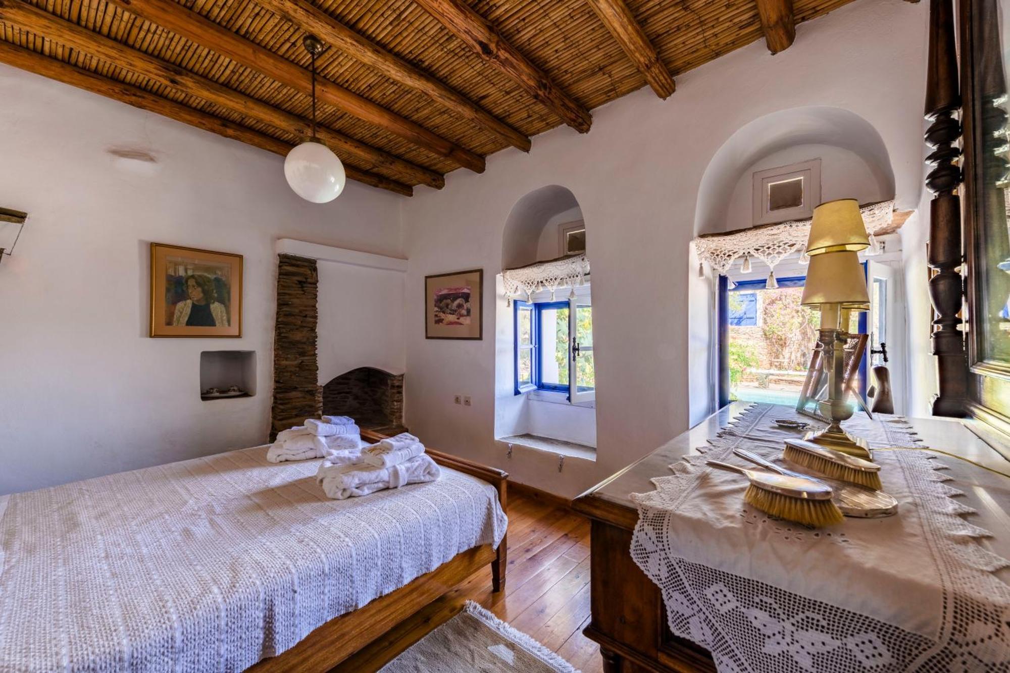 Anezas Mansion Stone-Built Traditional Villa Chones Bagian luar foto
