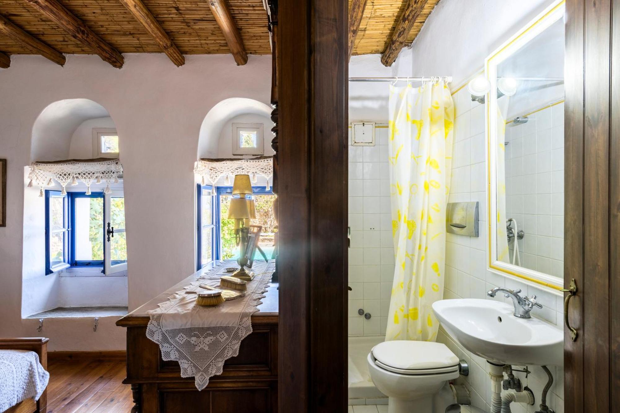 Anezas Mansion Stone-Built Traditional Villa Chones Bagian luar foto