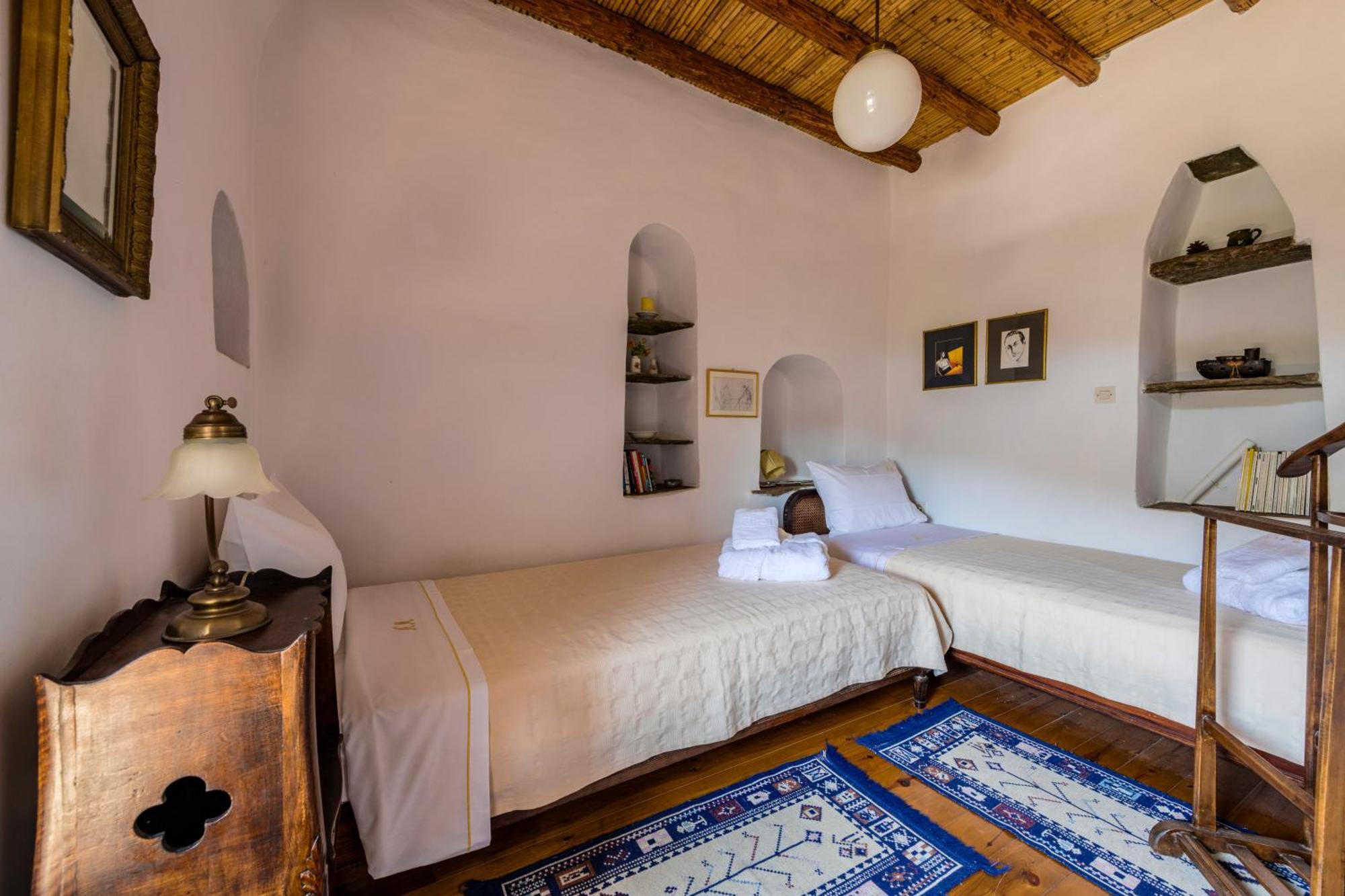 Anezas Mansion Stone-Built Traditional Villa Chones Bagian luar foto